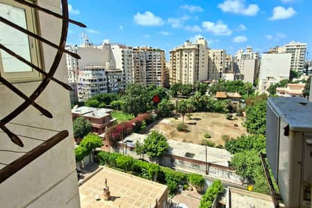 شقة مفروش للايجار 190 م كفر عبده (ش سكينه بنت الحسين)