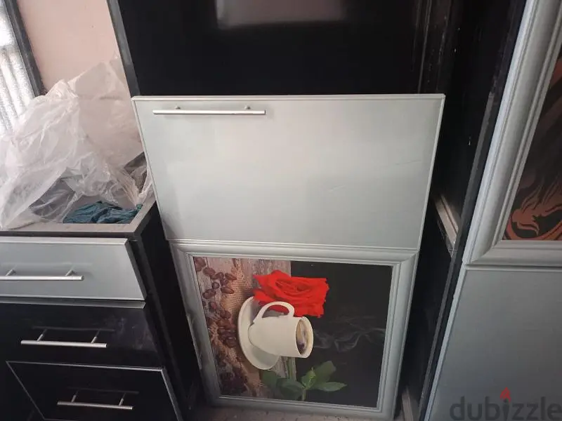 Kitchen suitable for a bride, not yet installed65600920489475123