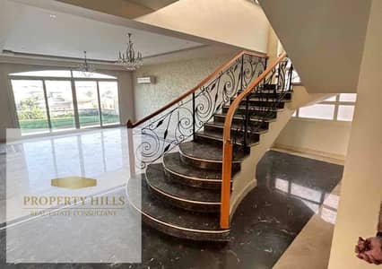 Villa fully finished with acs close to American university new cairo