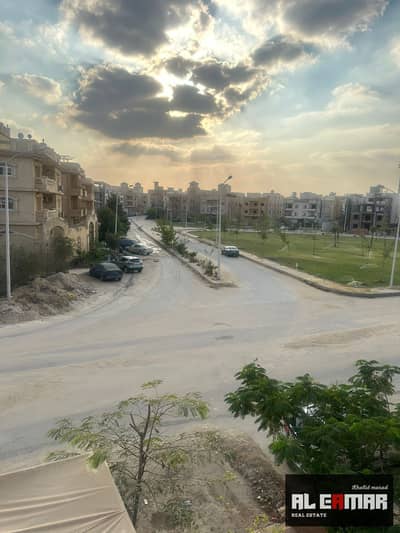 شقة  للبيع فى  6 اكتوبر  السياحية الشمالية  الثالثة  بجوار نادى  الصيد