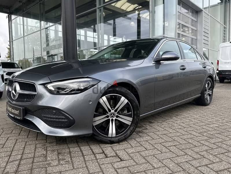 Mercedes-Benz C200 2023 - مبادره المغتربين