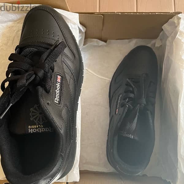 Reebok leather classic shoes 37 3