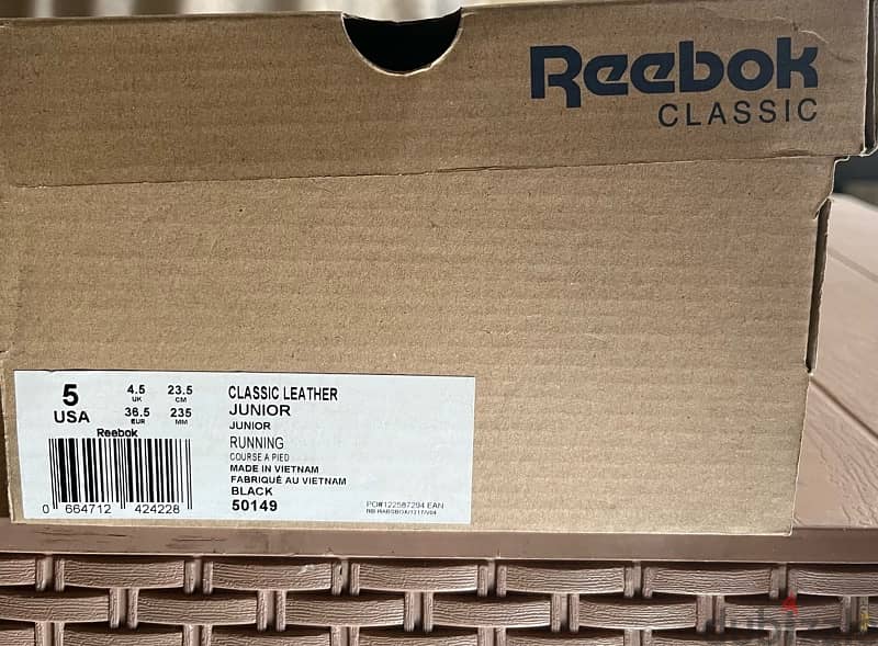 Reebok leather classic shoes 37 4