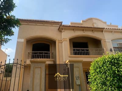  17,700,000 جنيه | توين هاوس 320م مباني – أرض 295م – 4 غرف – نصف تشطيب – Étoile de Ville التجمع الخامس 