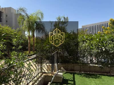 شقة أرضي بحديقة للإيجار في سوديك إيستاون