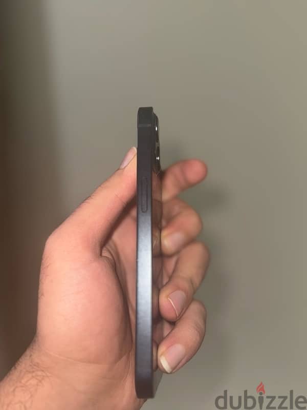ايفون iphone١٣ // ١٢٨ جيجا بالكرتونه ومعفي ضريبة للشريحتين 3