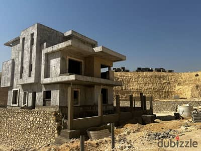 فيلا فاخرة للبيع في نيو جيزة كينجز رينج – صف ثاني جولف