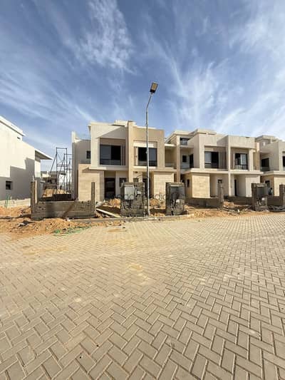 Townhouse in Hyde Park with Low Down Payment & Installments Till 2029