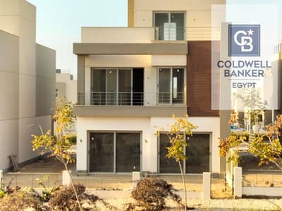 فيلا Type M  للبيع في موقع متميز داخل Palm Hills New Cairo القاهرة الجديدة بسعر ممتاز
