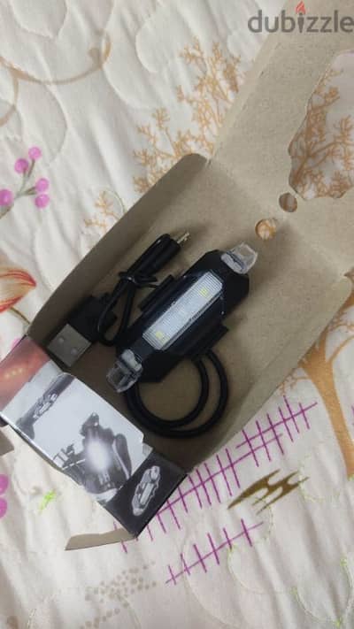 فلاشر دراجة خلفي جديد لونين  ابيض واحمر ٣ اوضاع اضاءة شحن usb