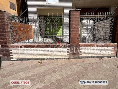 وحدة تجارية تشطيب كامل  للإيجار في مصر الجديدة  شارع ابو بكر الصديق موقع مميز و حيوي