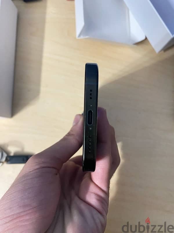Iphone 16 pro 4