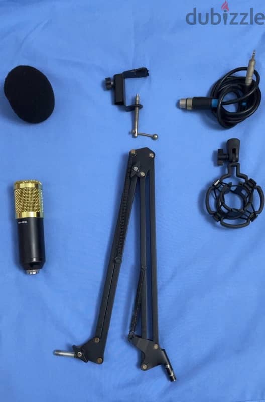 BM-800 Microphone with desk stand 1