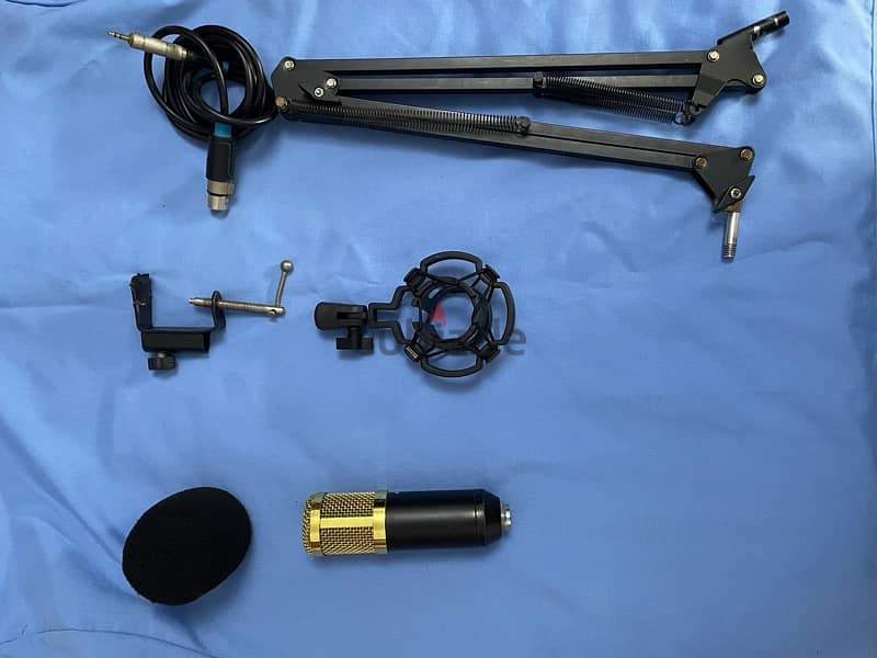 BM-800 Microphone with desk stand 2