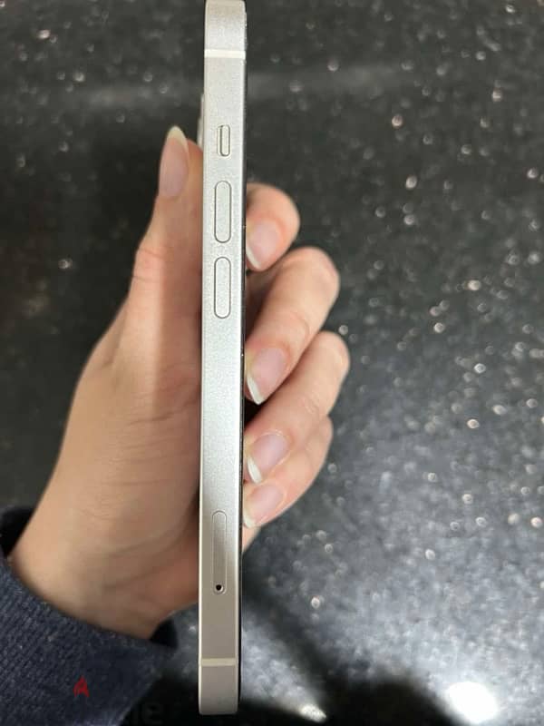 iPhone 14 4