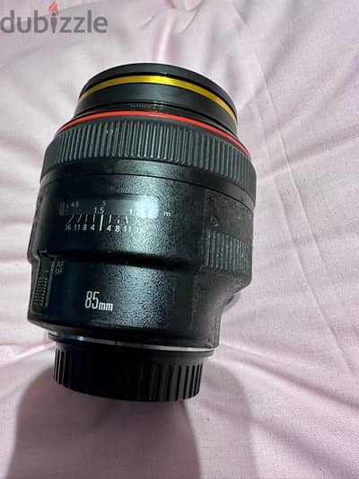 عدسة كانون 85mm