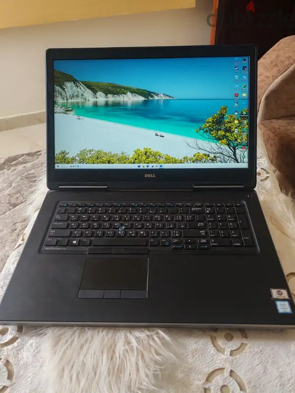 Dell Precision 7710 i7 / 32GB / Quadro 4GB