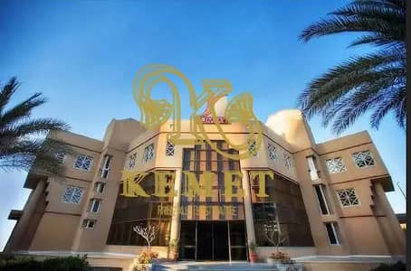 محل تجاري 90 م استلام فوري متأجر 10 سنين بعائد يصرف فوري 7 مليون كل 6 شهور زيادة سنوية 10% اجمالي ربح 150 مليون مبني قائم وشغال فرصة مضمونة التجمع