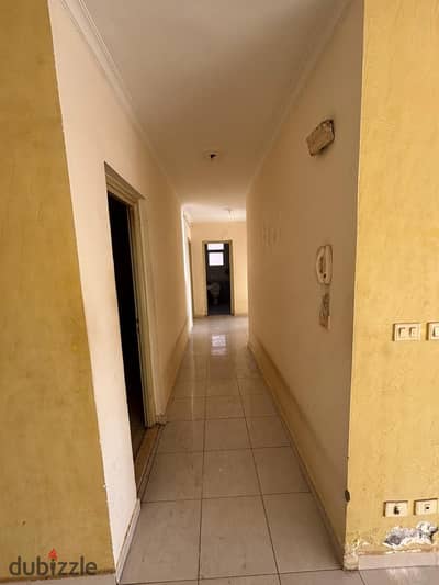 Apartment for sale square view Ready to move in typical floor with elevator 164m (negotiable) in Al Rehab 1 - Phase 4 - New Cairo
