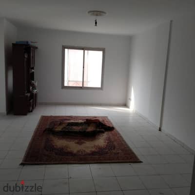 شقة للبيع سعر لقطة جاهزة للسكن بحري غير مجروحة دور متكرر اسانسير بالقرب من النادي والخدمات 160 متر في الرحاب 1 - المرحلة الثانية Al Rehab 1 - Phase 2