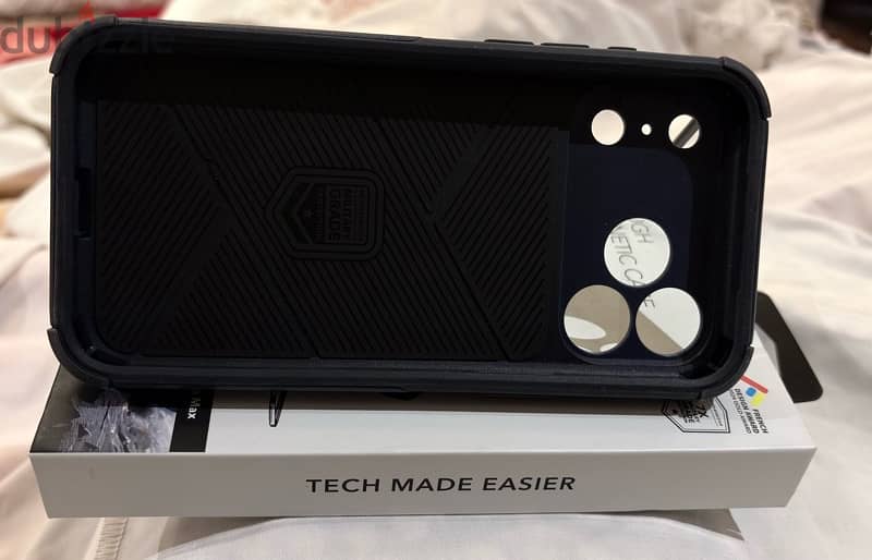 ESR magnetic case for iPhone 17 pro max 4