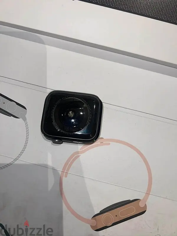 ابل واتش سيرس 4زيروووو