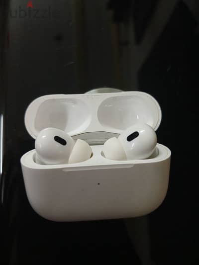 apple air pods pro 2 lightning portبدون بوكس