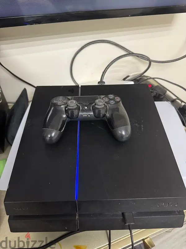 وحدة تحكم PS4 سعة ٥٠٠ جيجابايت + وحدة تحكم أصلية65616921746307121