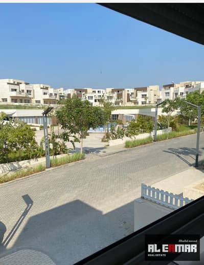 توين هاوس للبيع كمبوند سولايا طريق مصر اسكندريه الصحراوي