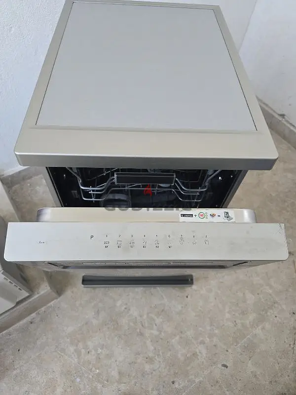Dishwasher 10 Persons Settings 8 Programs Lsfo3T223Wx Silver65616909877635125