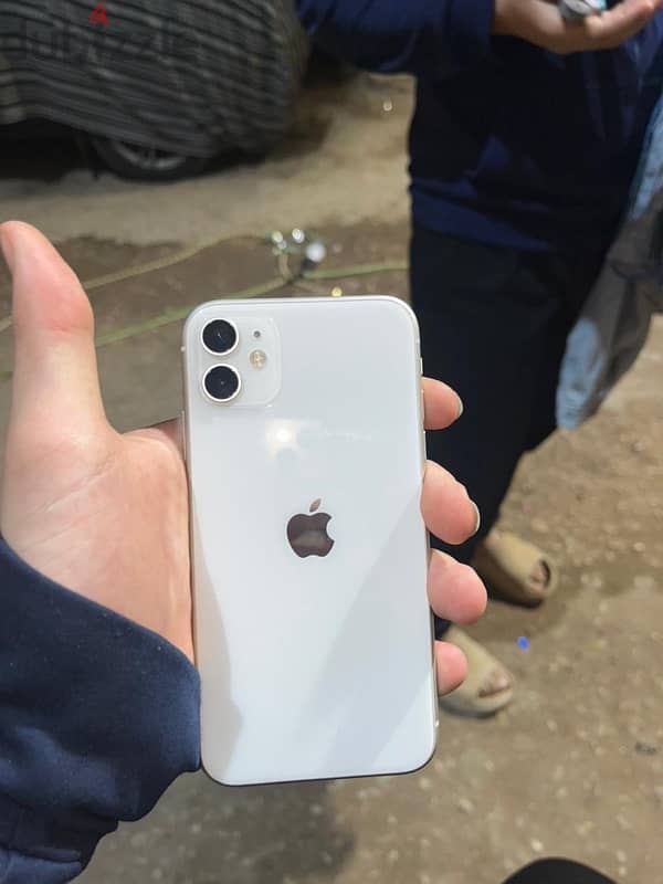 iPhone 11 3