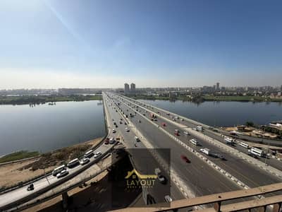  شقة للبيع بأبراج المعادي – كورنيش النيل | فيو نيل مباشر – موقع استثنائي   نص تشطيب – إطلالة بانورامية – بيئة سكنية راقية