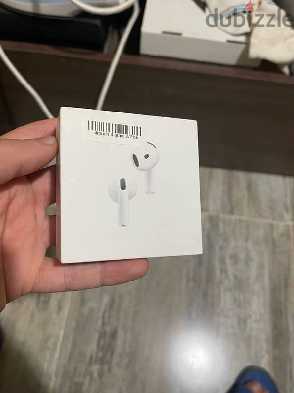Airpods 4 Active Noise Cancellation 2