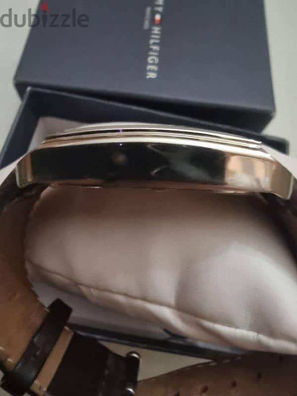 tommy watch, square 3