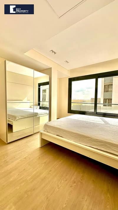 بموقع خيالي شقة متشطبة بالكامل جاهزة للسكن للبيع في في كمبوند Trio Gardens التجمع - القاهرة الجديدة
