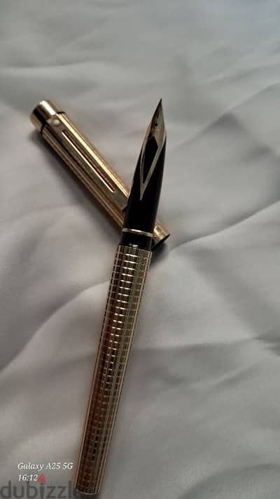 Sheaffer 14K Gold Nib Fountain Pen – Luxury Collector’s Piece