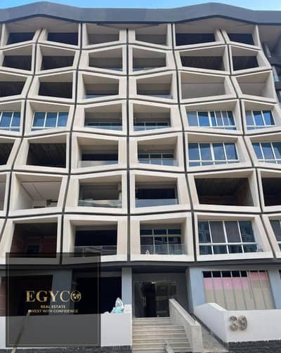 Apartment for sale, ready to move and viewing, located opposite the Iconic Tower on the Green River in the R7 area of ​​the New Capital