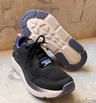 كوتشي Skechers اورجينال مقاس 37 جديد لم يستخدم