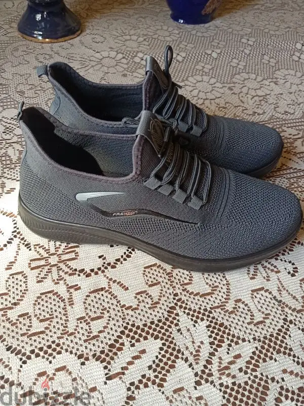 Imported Comfortable and Extremely Lightweight Sports Shoes