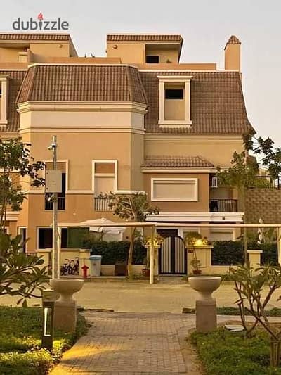 5 غرف فى كمباوند ساكن وعايش وكامل بكل الخدمات والمرافق فى اميز لوكيشن سور بسور مع مدينتى ودايركت على طريق السويس كورنر وعلى دابل فيو