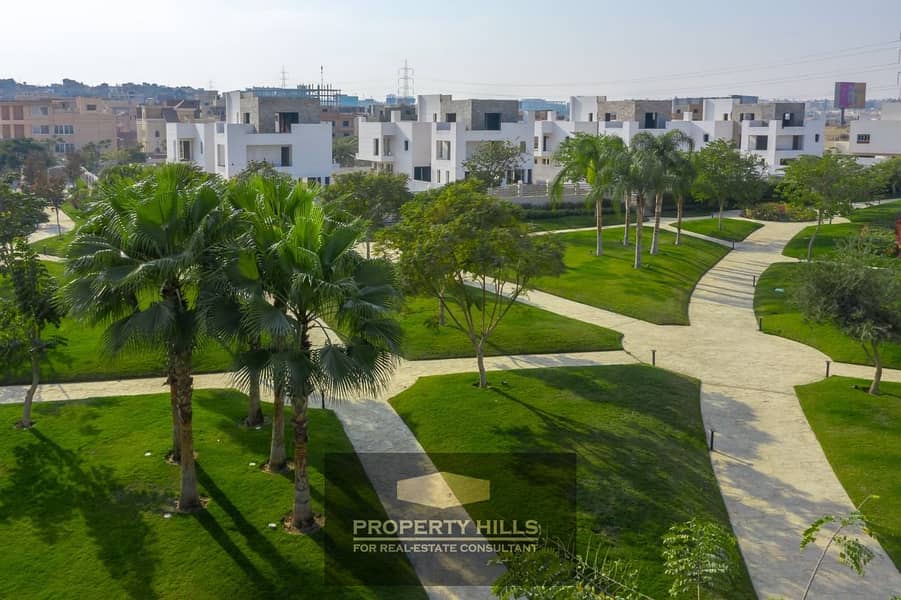 3 Bedrooms 194 sq.M Apartment for sale 6,100,000 EGP in Cleopatra Square Compound, Sheikh Zayed