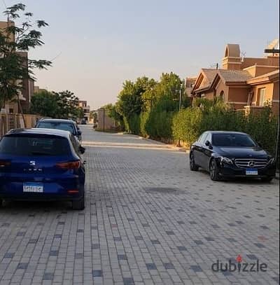 للبيع توين هاوس كمبوند ألما alma الشيخ زايد مساحة مباني  ٢٣٨م  و مساحة ارض  ٢٦٢م    لوكيشن مميز