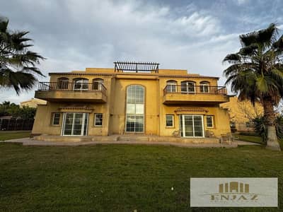 فيلا للبيع في مدينتي نموذج القصورتشطيب خاص  تطل علي الجولف مباشرا  6 نوم بمساحه الارض 1240 م