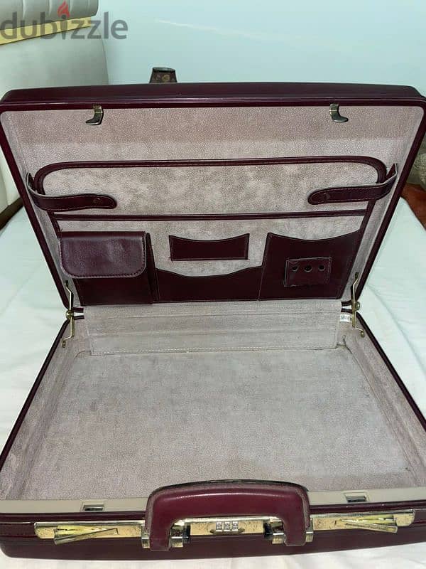 american tourister bag 1