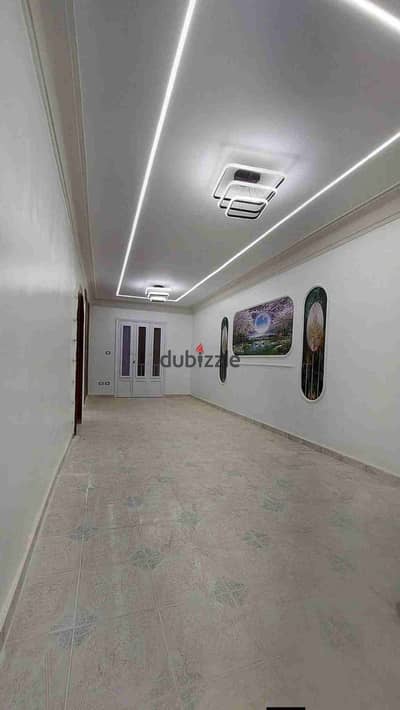 شقه فى اسكندرية شاطئ النخيل في قلب الخدمات والأسواق (٣غرف) تصلح للسكن والاستثمار الجيد