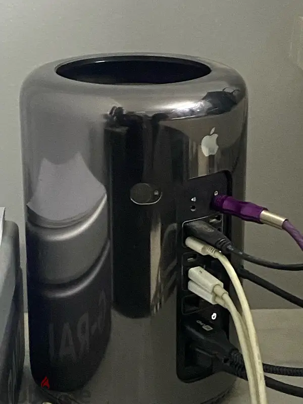 Mac Pro (Late 2013) - 64GB RAM - Powerful Performance for Video Editing65619901634561124