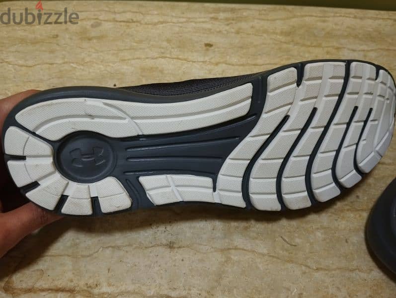 UNDER ARMOUR 3