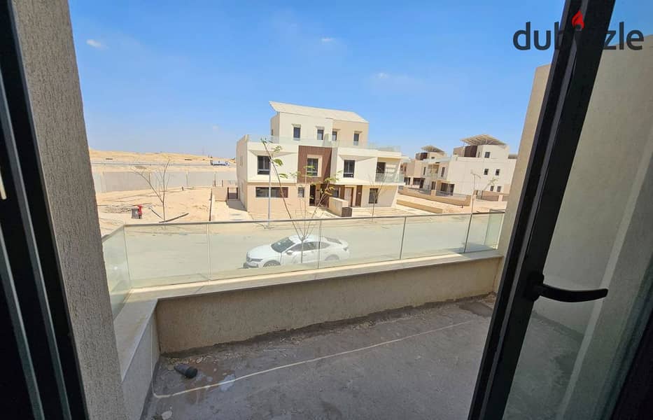 5 Bedrooms 230 sq.M Townhouse for sale 8,000,000 EGP in VYE Sodic Compound, Sheikh Zayed