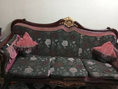 كنبه انتريه خشب زان بحاله جيده وركنه صغيره زاوية
