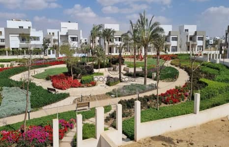 شقة  مميزة   للبيع  في  هايد  بارك  القاهرة الجديدة  تشطيب  70% استلام فوري